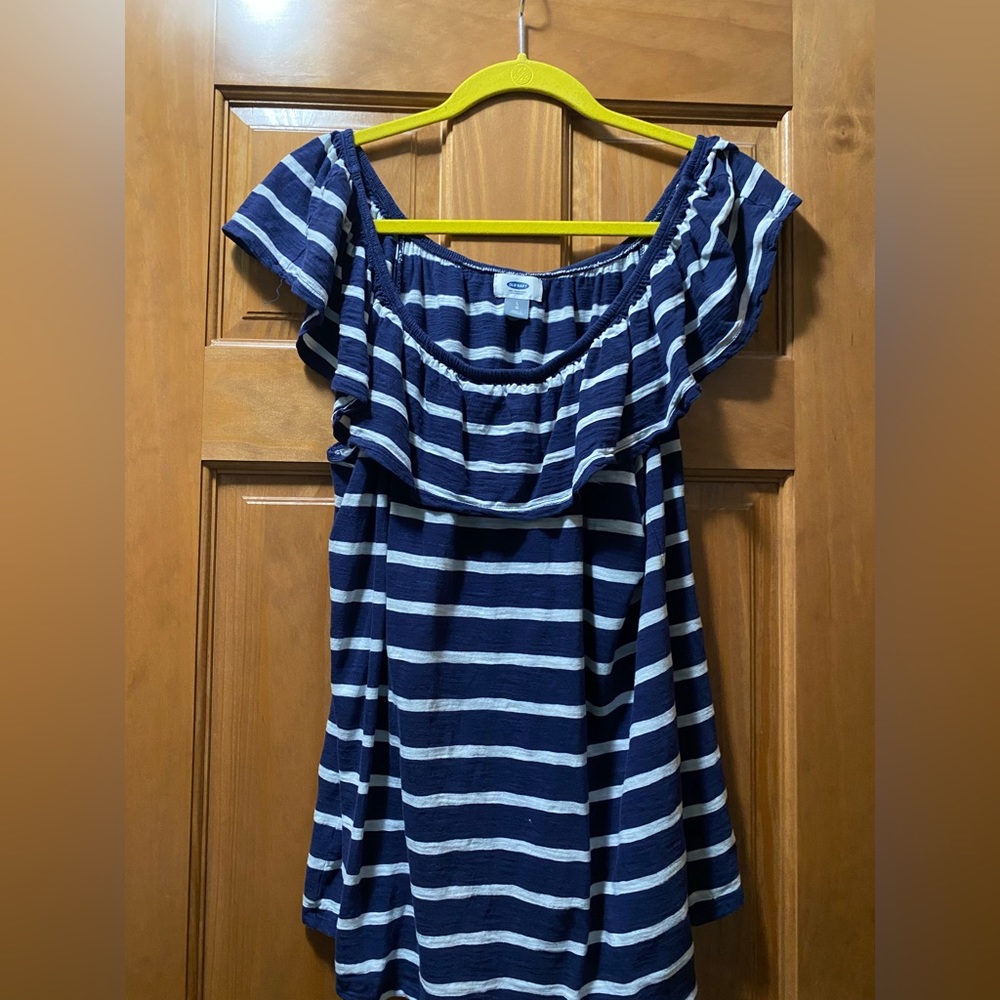 Old navy t shirt